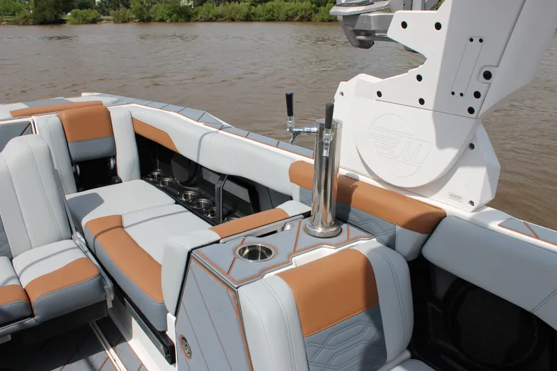 Slide: The Image of Malibu 26LSV 2024 - 34