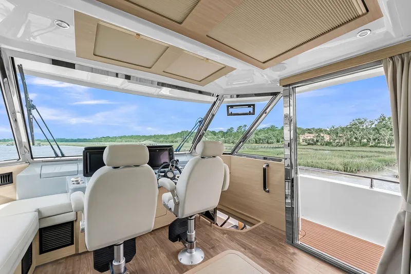 Slide: The Image of Aquila 54 Yacht 2025 - 42