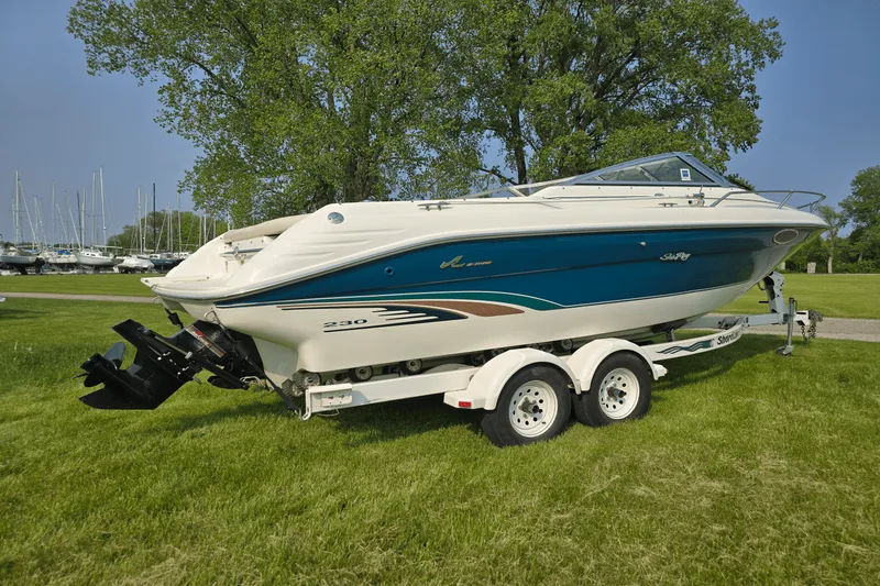 The Image of Sea Ray 230 OVERNIGHTER 1996 - 0