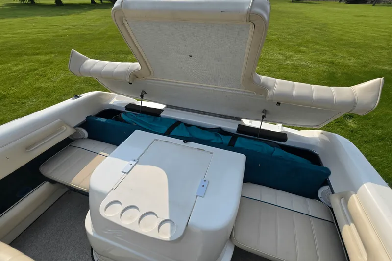 Slide: The Image of Sea Ray 230 OVERNIGHTER 1996 - 14