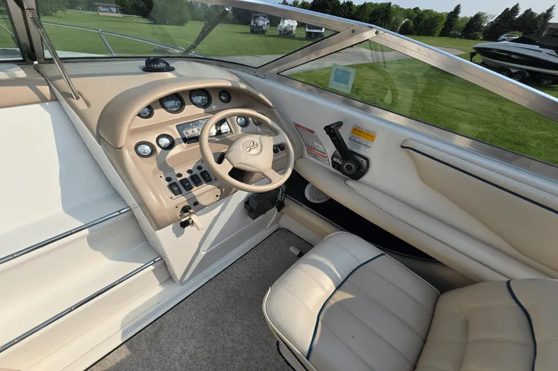 Slide: The Image of Sea Ray 230 OVERNIGHTER 1996 - 19