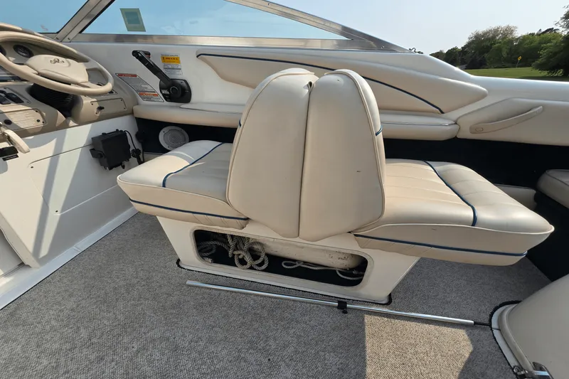 Slide: The Image of Sea Ray 230 OVERNIGHTER 1996 - 20