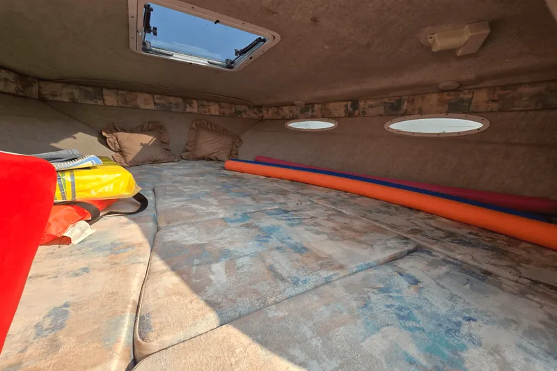 Slide: The Image of Sea Ray 230 OVERNIGHTER 1996 - 25