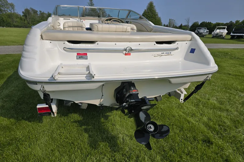 Slide: The Image of Sea Ray 230 OVERNIGHTER 1996 - 3