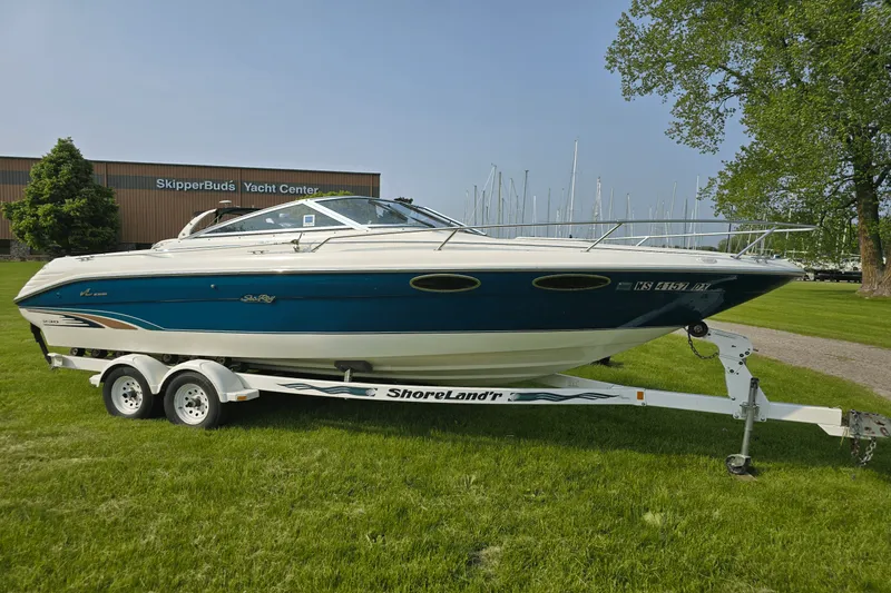Slide: The Image of Sea Ray 230 OVERNIGHTER 1996 - 33
