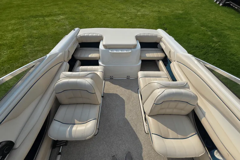 Slide: The Image of Sea Ray 230 OVERNIGHTER 1996 - 7