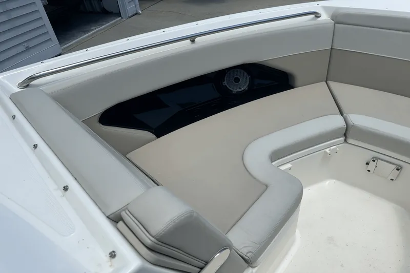 Slide: The Image of Boston Whaler 280 VANTAGE 2022 - 15