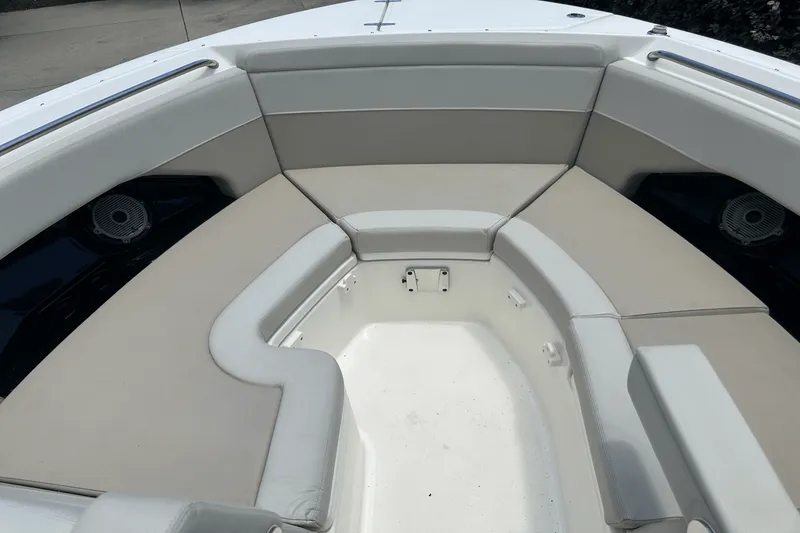 Slide: The Image of Boston Whaler 280 VANTAGE 2022 - 16