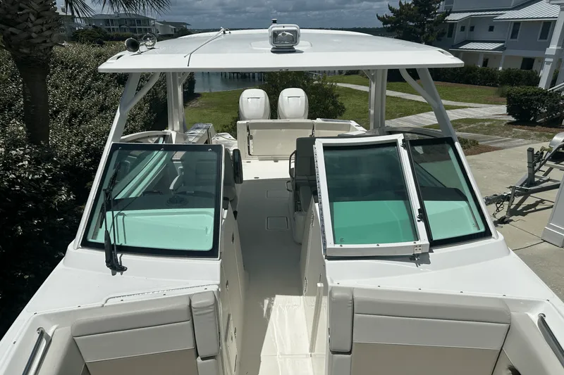 Slide: The Image of Boston Whaler 280 VANTAGE 2022 - 19