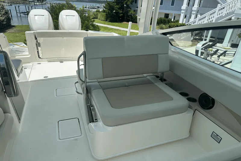Slide: The Image of Boston Whaler 280 VANTAGE 2022 - 22
