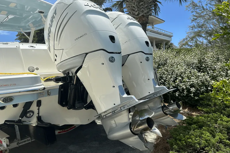Slide: The Image of Boston Whaler 280 VANTAGE 2022 - 24