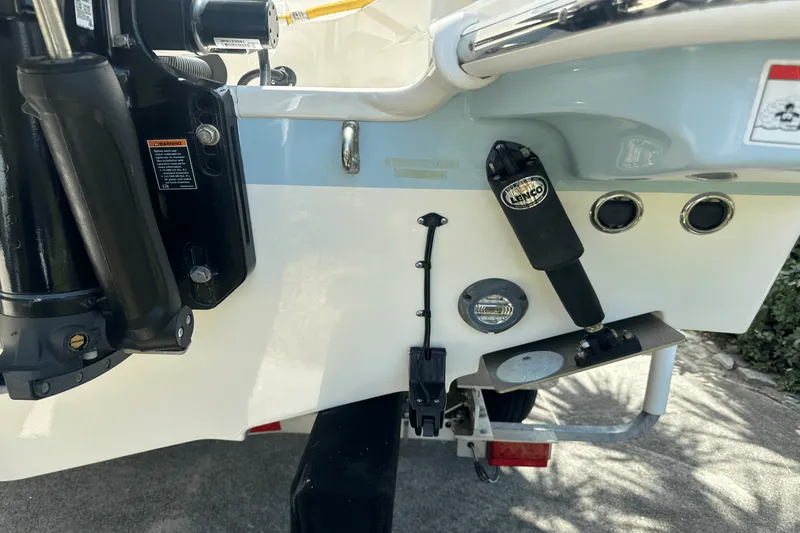 Slide: The Image of Boston Whaler 280 VANTAGE 2022 - 26
