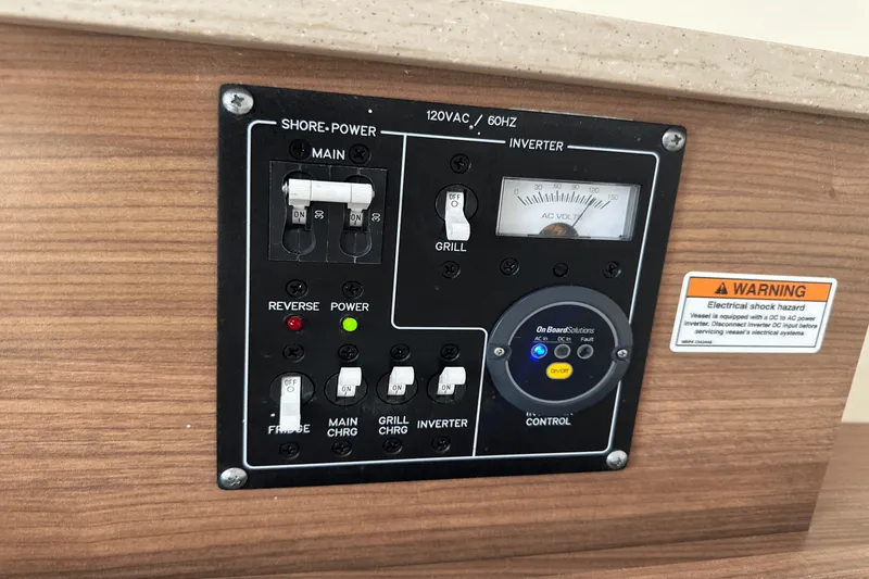 Slide: The Image of Boston Whaler 280 VANTAGE 2022 - 28