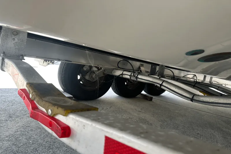 Slide: The Image of Boston Whaler 280 VANTAGE 2022 - 32