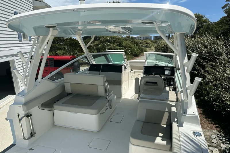 Slide: The Image of Boston Whaler 280 VANTAGE 2022 - 5