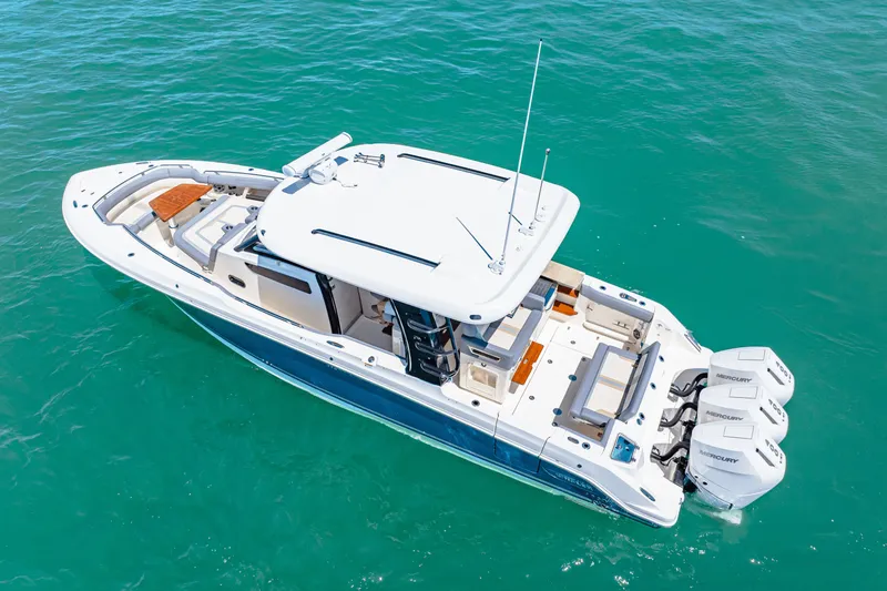 Slide: The Image of Boston Whaler 350 Realm 2025 - 10