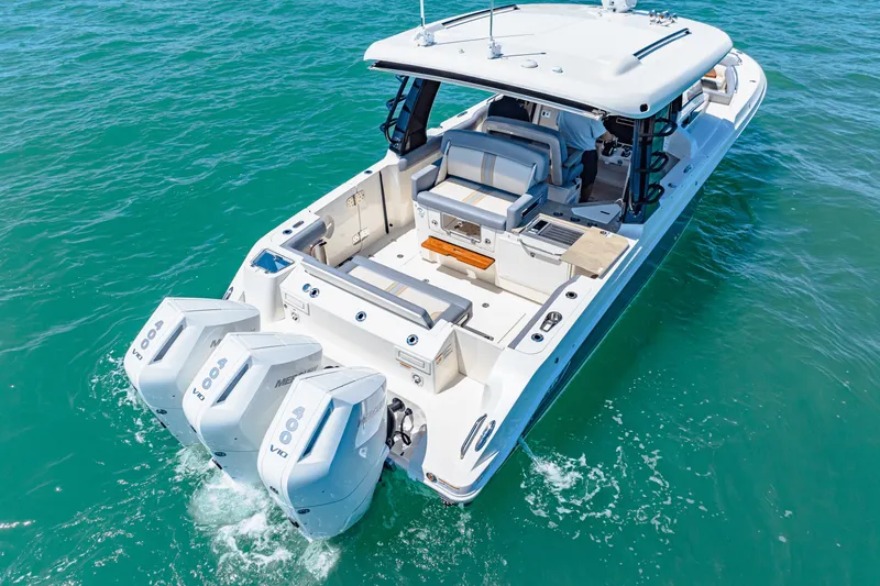 Slide: The Image of Boston Whaler 350 Realm 2025 - 17