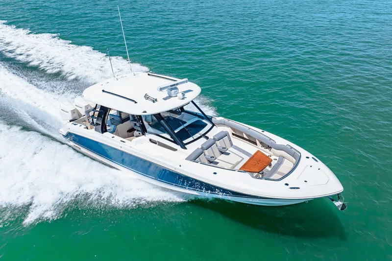 Slide: The Image of Boston Whaler 350 Realm 2025 - 24