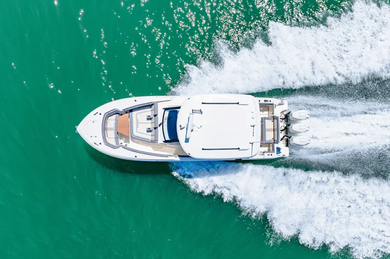 Slide: The Image of Boston Whaler 350 Realm 2025 - 30