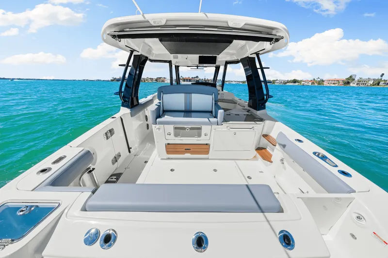 Slide: The Image of Boston Whaler 350 Realm 2025 - 36