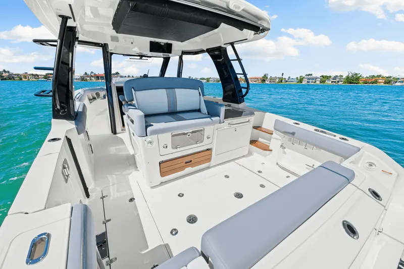 Slide: The Image of Boston Whaler 350 Realm 2025 - 37