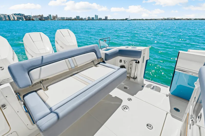 Slide: The Image of Boston Whaler 350 Realm 2025 - 41