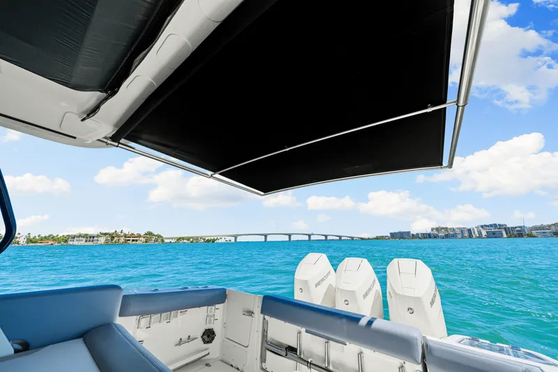 Slide: The Image of Boston Whaler 350 Realm 2025 - 50