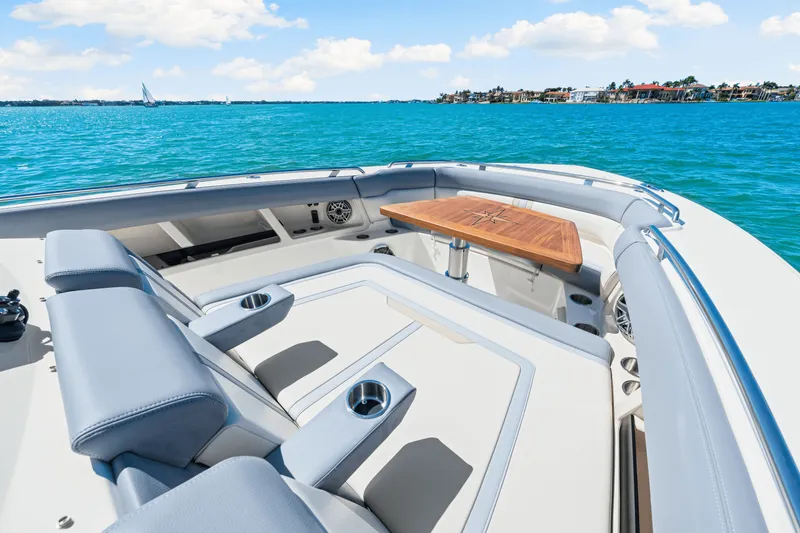 Slide: The Image of Boston Whaler 350 Realm 2025 - 53