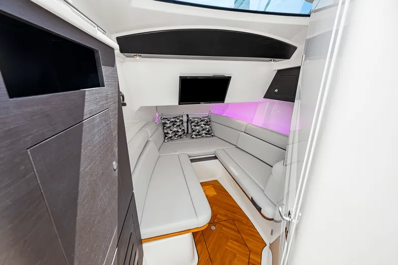 Slide: The Image of Boston Whaler 350 Realm 2025 - 56