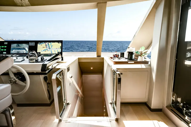 Slide: The Image of Ocean Alexander Ocean Alexander 30R 2024 - 23