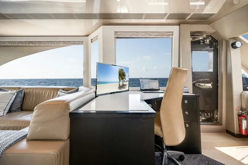 Slide: The Image of Ocean Alexander Ocean Alexander 30R 2024 - 19
