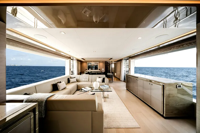 Slide: The Image of Ocean Alexander Ocean Alexander 30R 2024 - 32