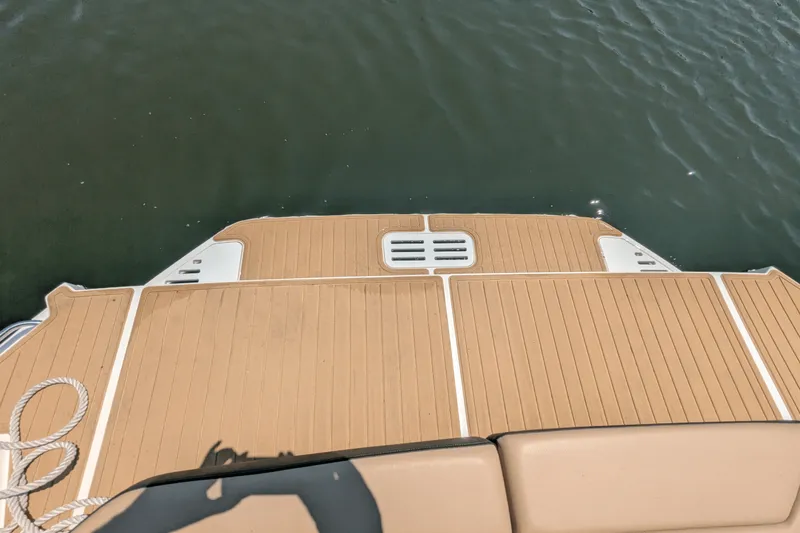 Slide: The Image of Sea Ray 320 DA 2023 - 54