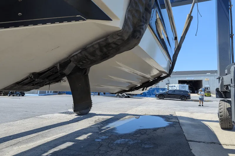 Slide: The Image of Sea Ray 320 DA 2023 - 59