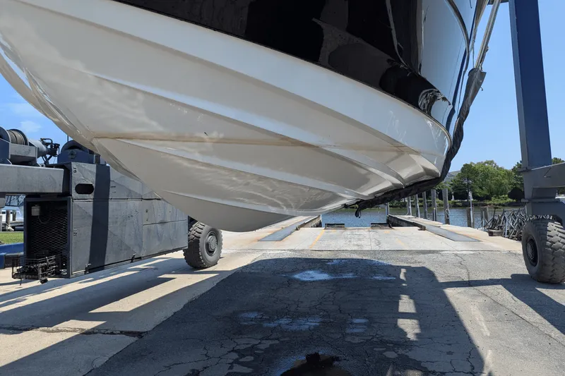 Slide: The Image of Sea Ray 320 DA 2023 - 61