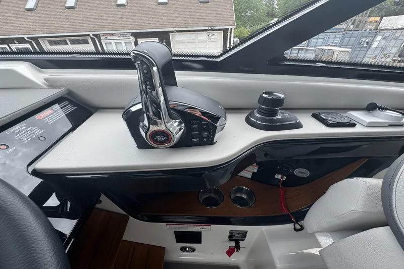 Slide: The Image of Sea Ray Sundancer 370 Outboard 2025 - 26