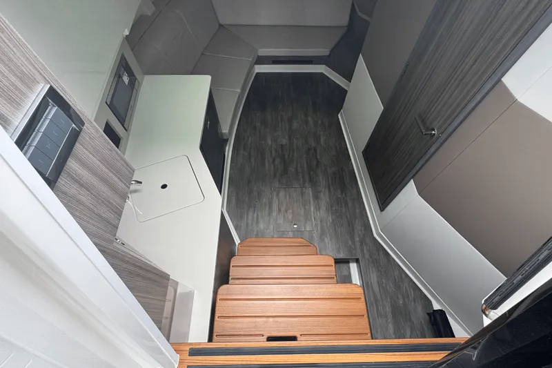 Slide: The Image of Sea Ray Sundancer 370 Outboard 2025 - 35