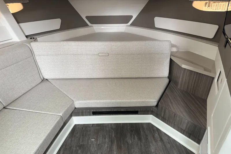 Slide: The Image of Sea Ray Sundancer 370 Outboard 2025 - 40