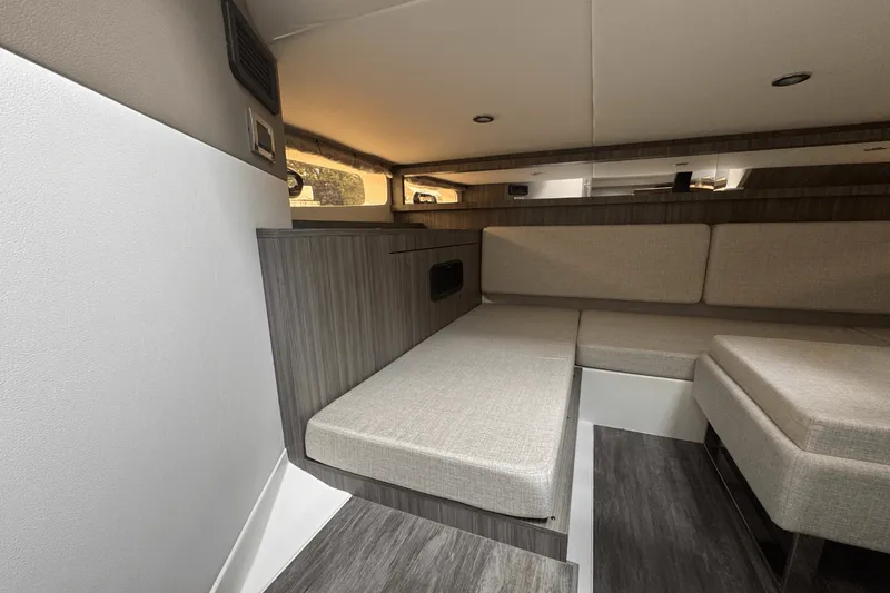 Slide: The Image of Sea Ray Sundancer 370 Outboard 2025 - 43