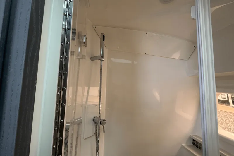 Slide: The Image of Sea Ray Sundancer 370 Outboard 2025 - 49