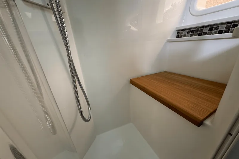 Slide: The Image of Sea Ray Sundancer 370 Outboard 2025 - 50