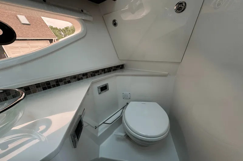 Slide: The Image of Sea Ray Sundancer 370 Outboard 2025 - 52