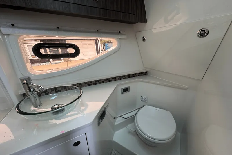 Slide: The Image of Sea Ray Sundancer 370 Outboard 2025 - 53