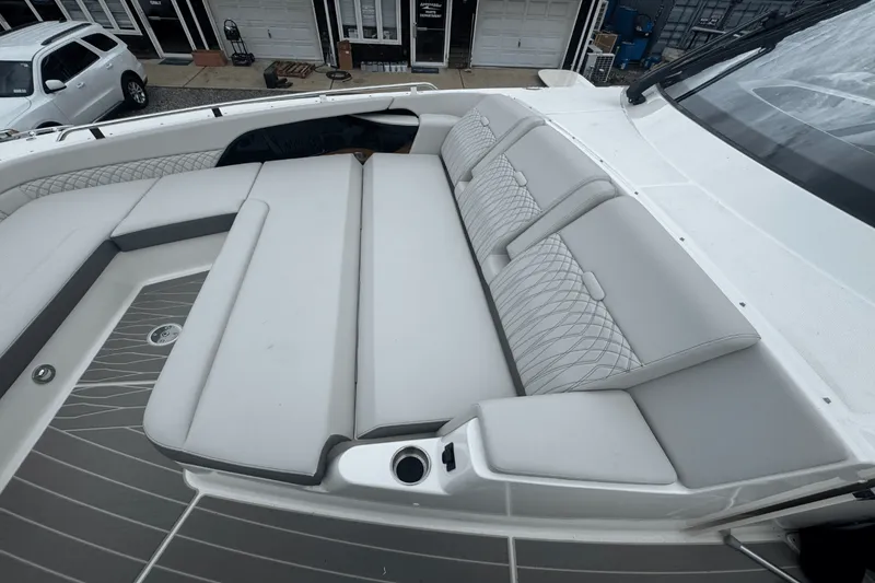 Slide: The Image of Sea Ray Sundancer 370 Outboard 2025 - 57