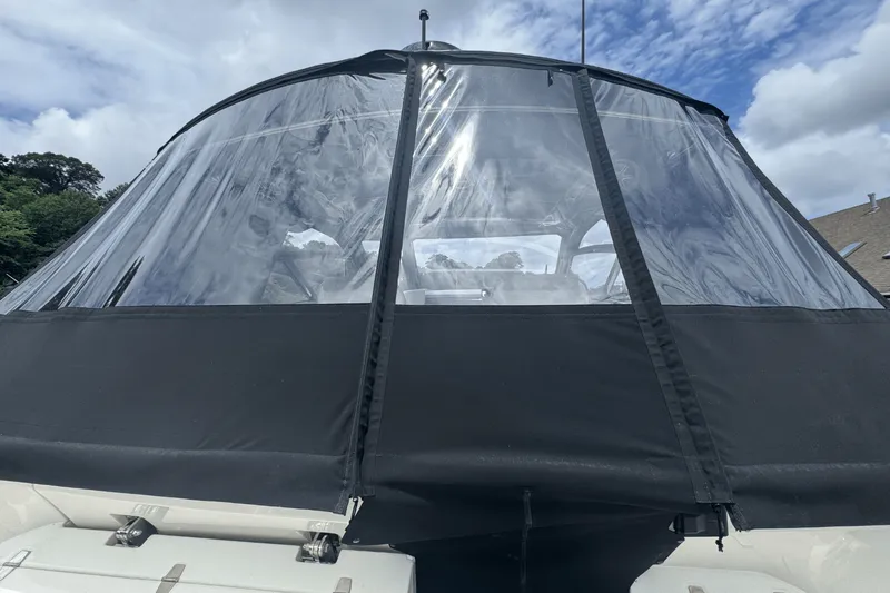 Slide: The Image of Sea Ray Sundancer 370 Outboard 2025 - 6