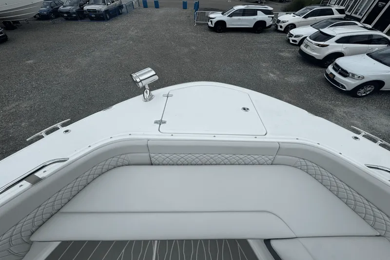 Slide: The Image of Sea Ray Sundancer 370 Outboard 2025 - 60