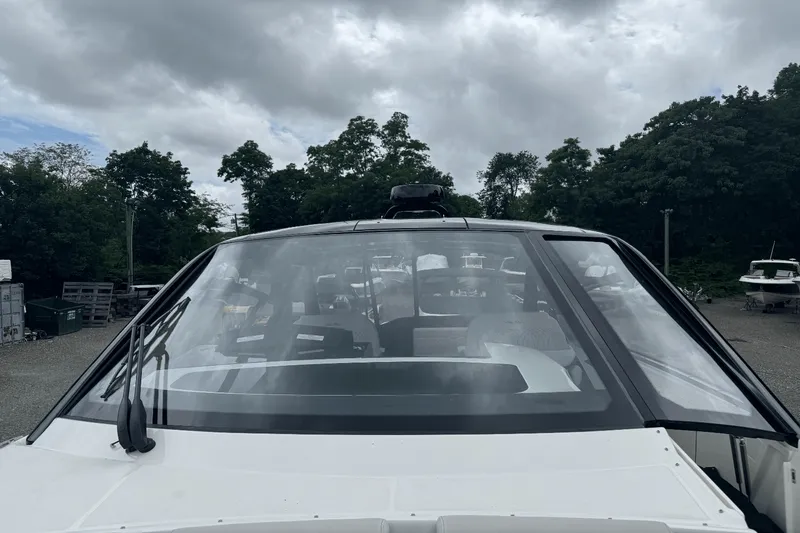 Slide: The Image of Sea Ray Sundancer 370 Outboard 2025 - 61