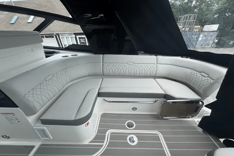 Slide: The Image of Sea Ray Sundancer 370 Outboard 2025 - 8