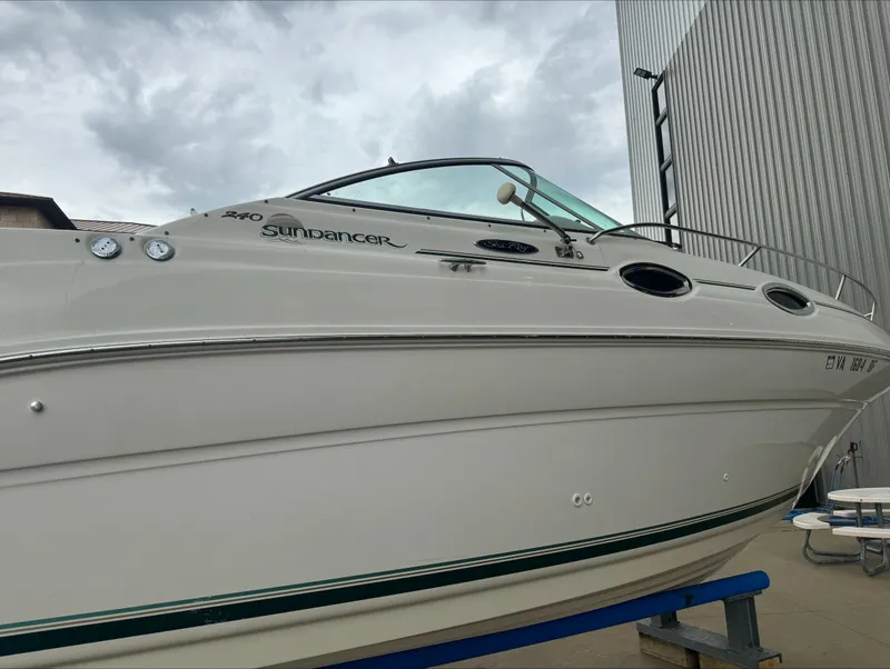 Slide: The Image of Sea Ray 240 Sundancer 2003 - 3