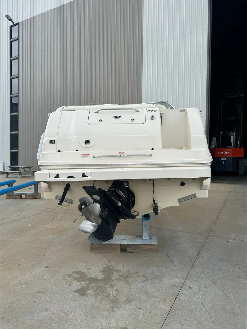 Slide: The Image of Sea Ray 240 Sundancer 2003 - 6